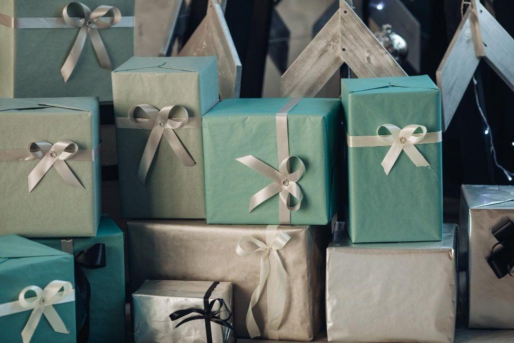 Top 51 Employee Appreciation Gifts To Boost Morale & Show Gratitude